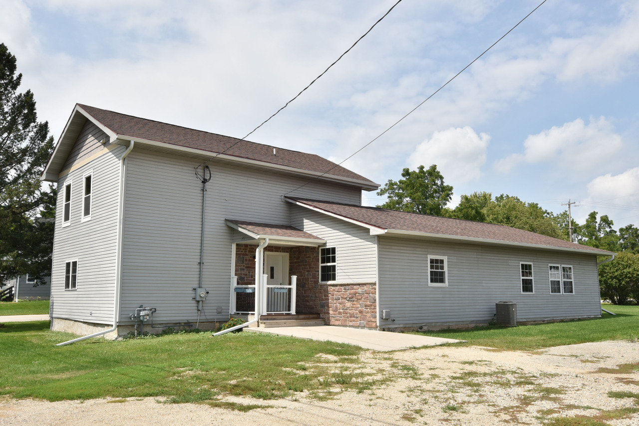 405 Mill St