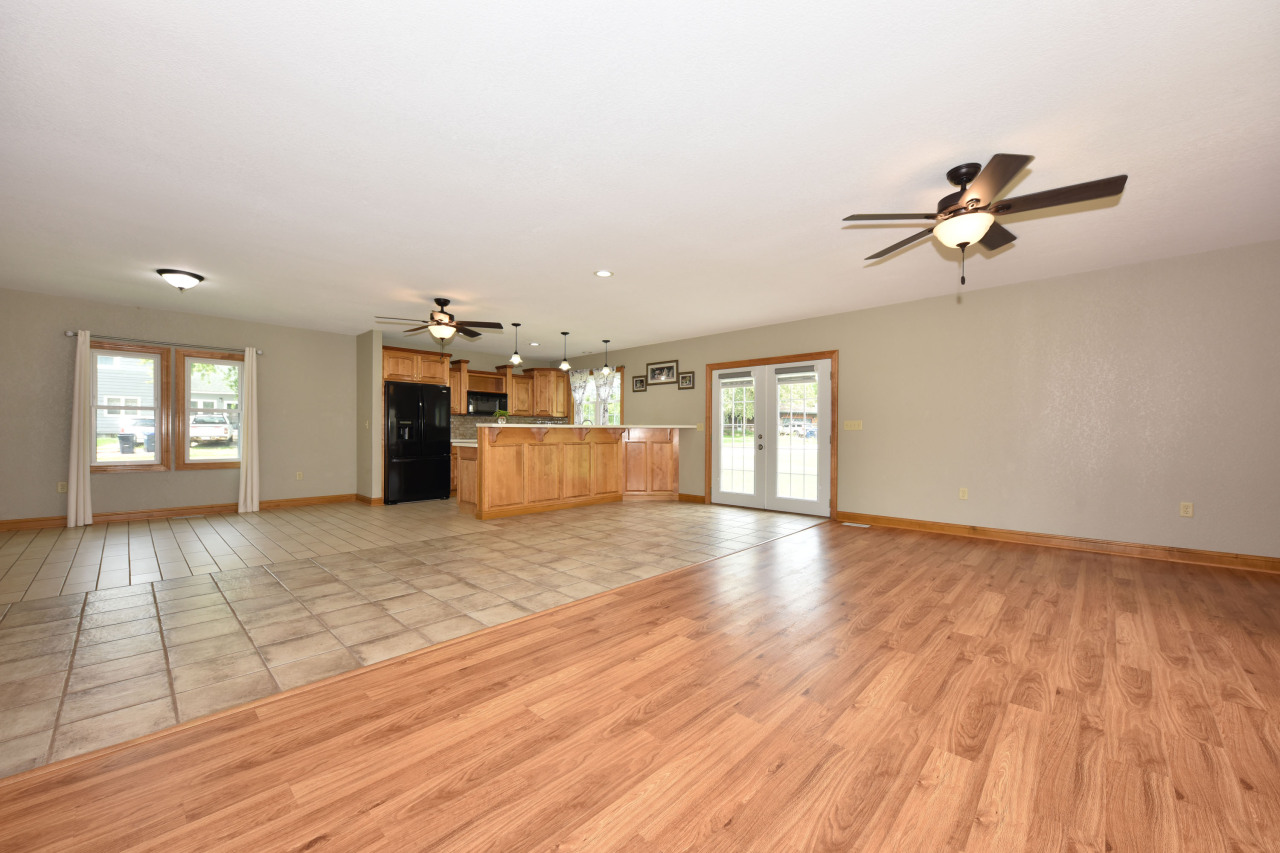405 Mill St