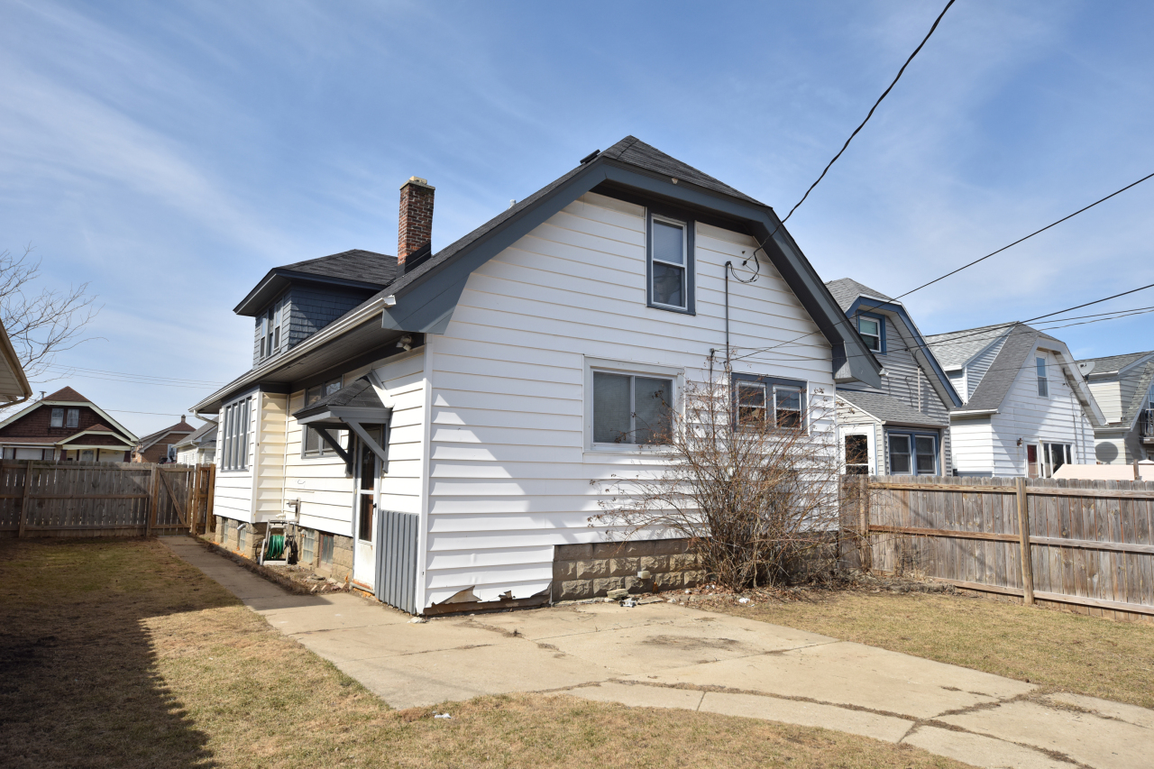3456 S 15th Pl