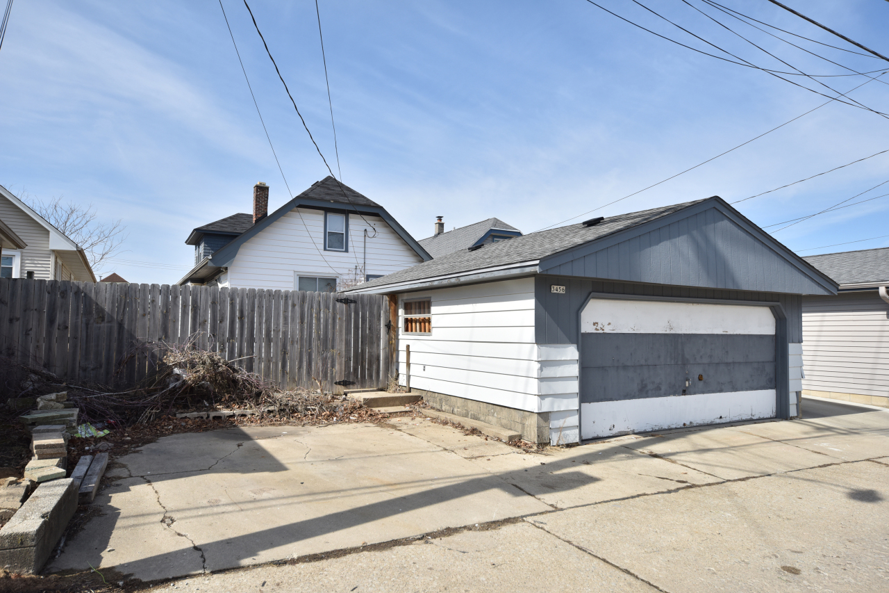 3456 S 15th Pl
