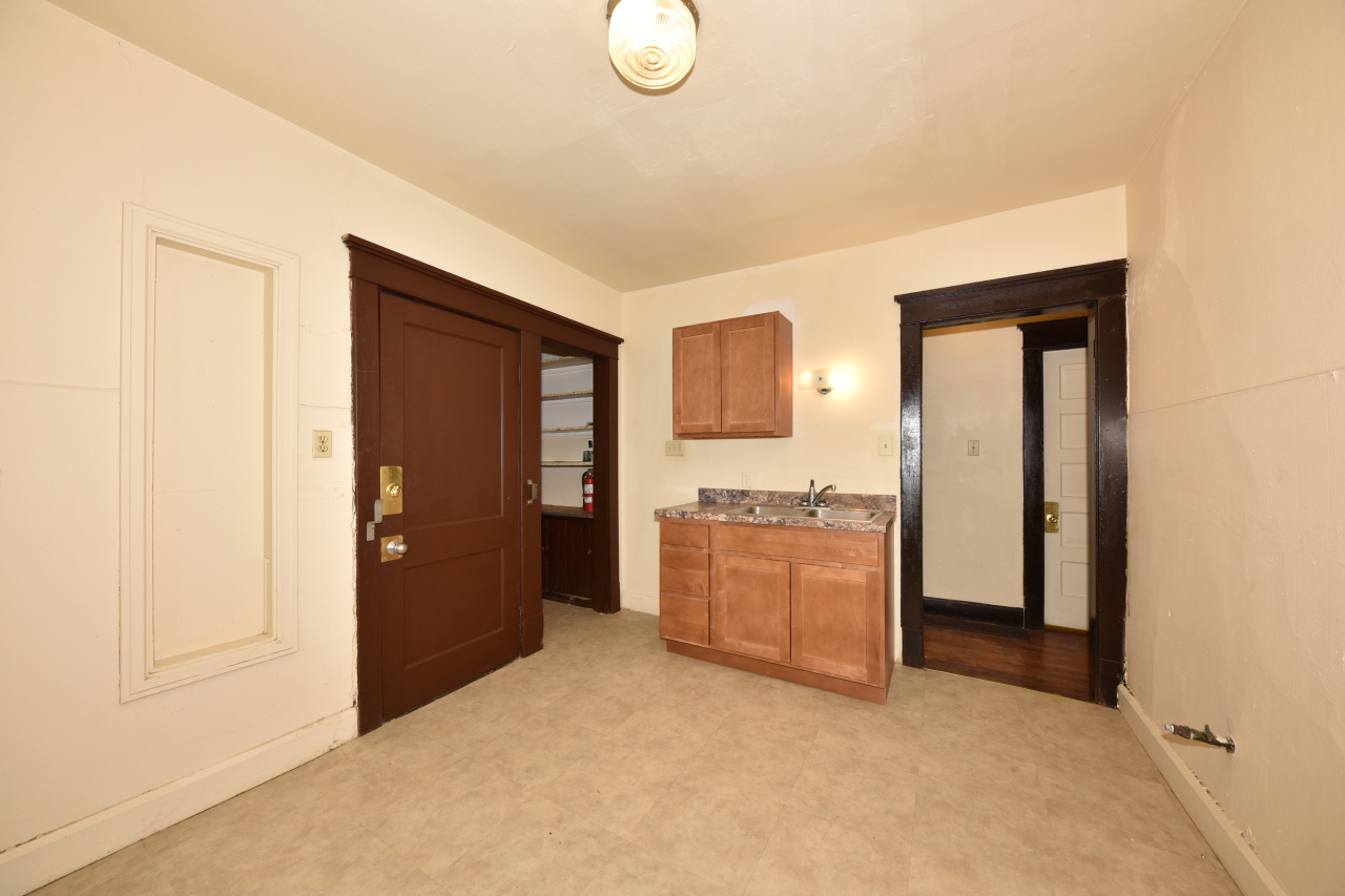 2749 N 36th St Unit: 2751