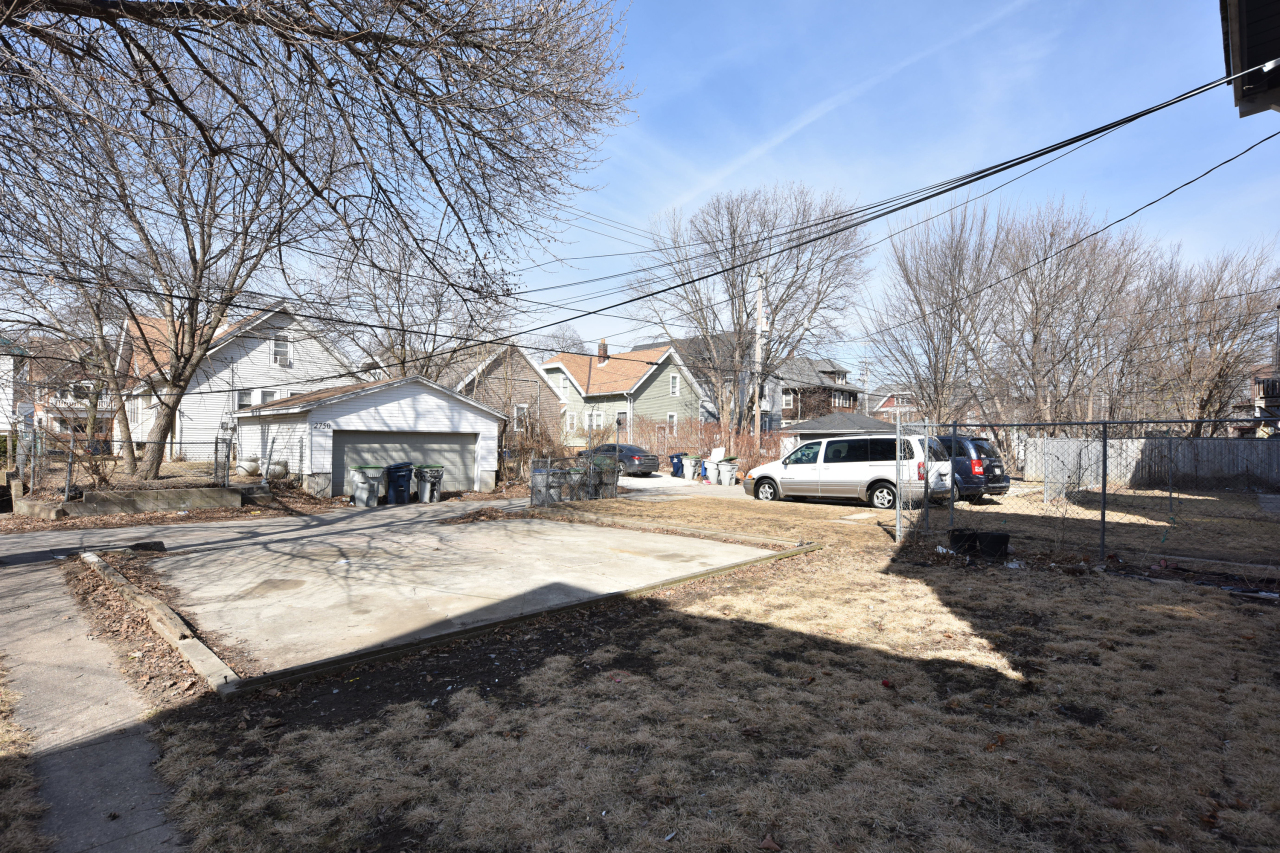 2749 N 36th St Unit: 2751