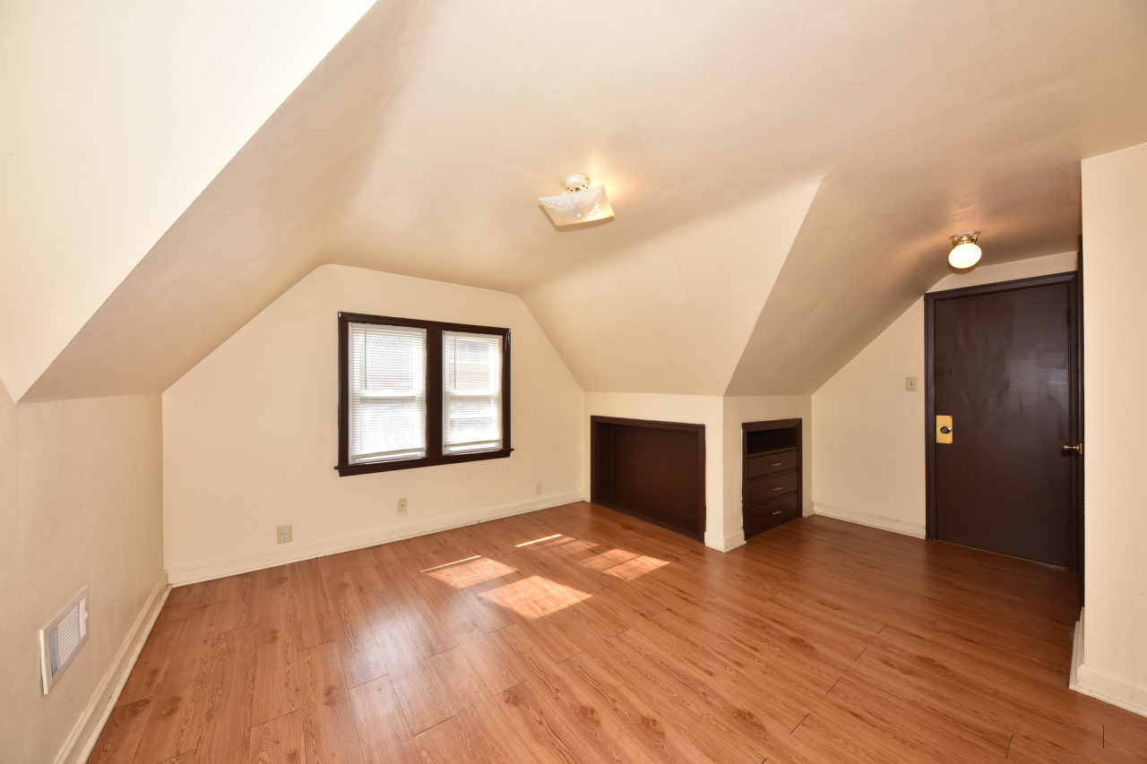 2749 N 36th St Unit: 2751