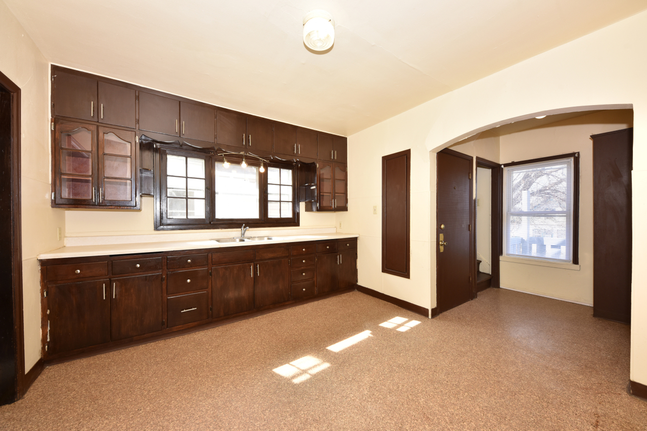 2749 N 36th St Unit: 2751