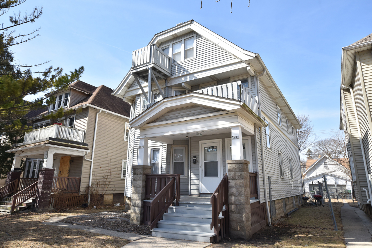 2749 N 36th St Unit: 2751