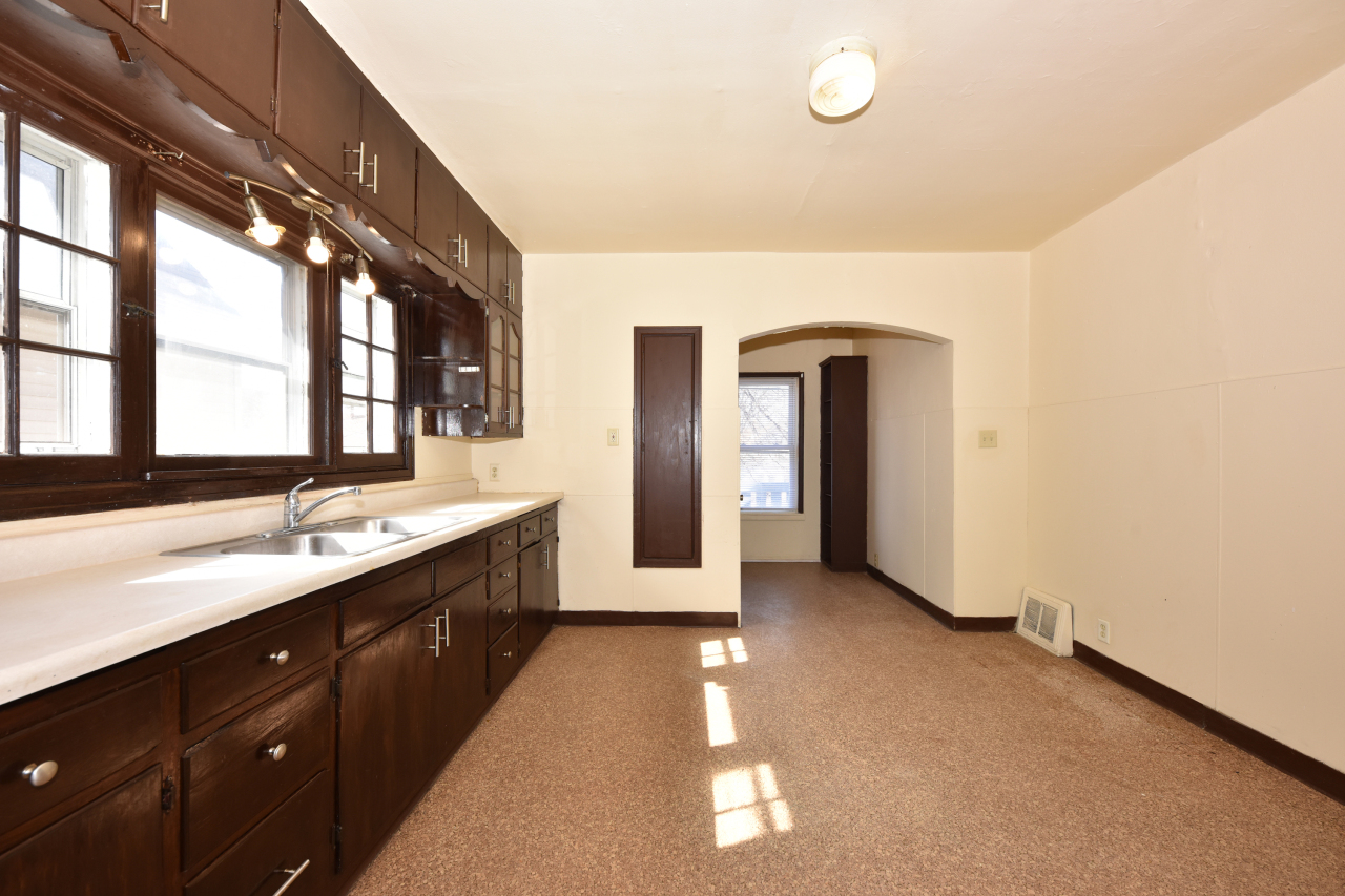 2749 N 36th St Unit: 2751