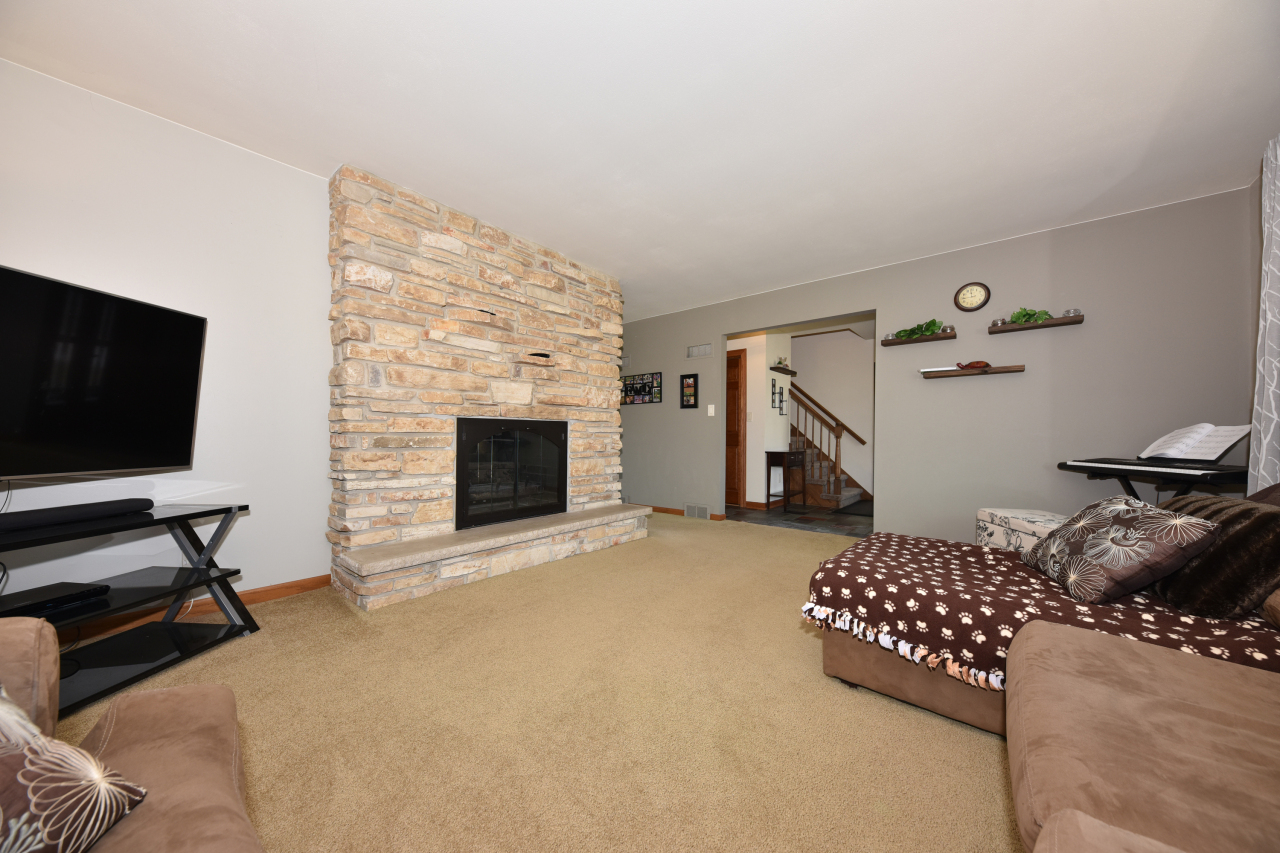 215 Michael St