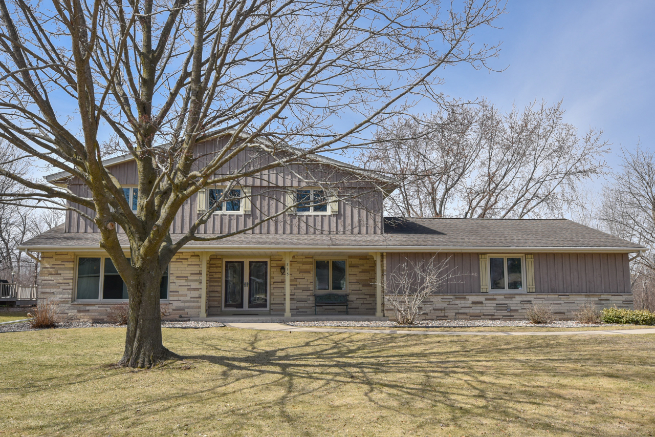 215 Michael St