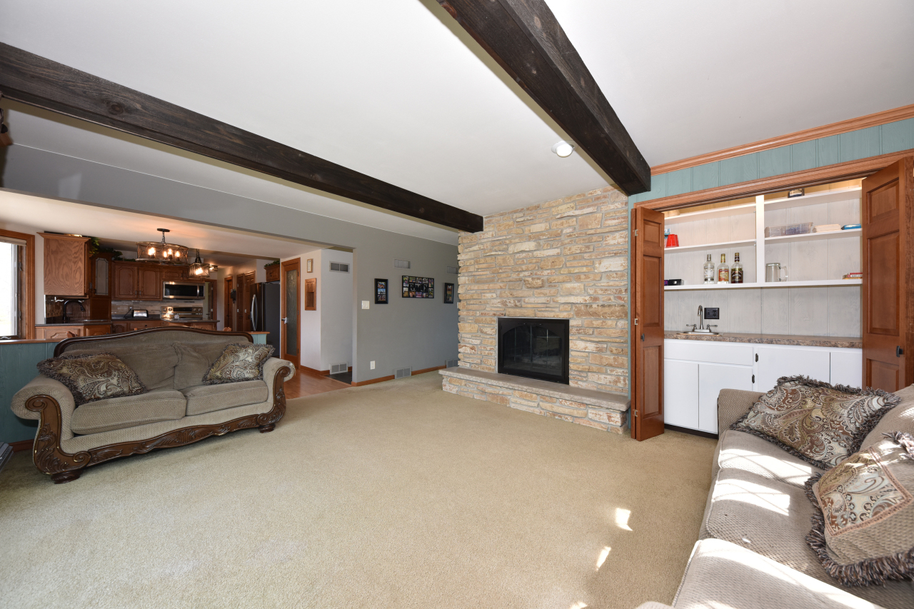 215 Michael St