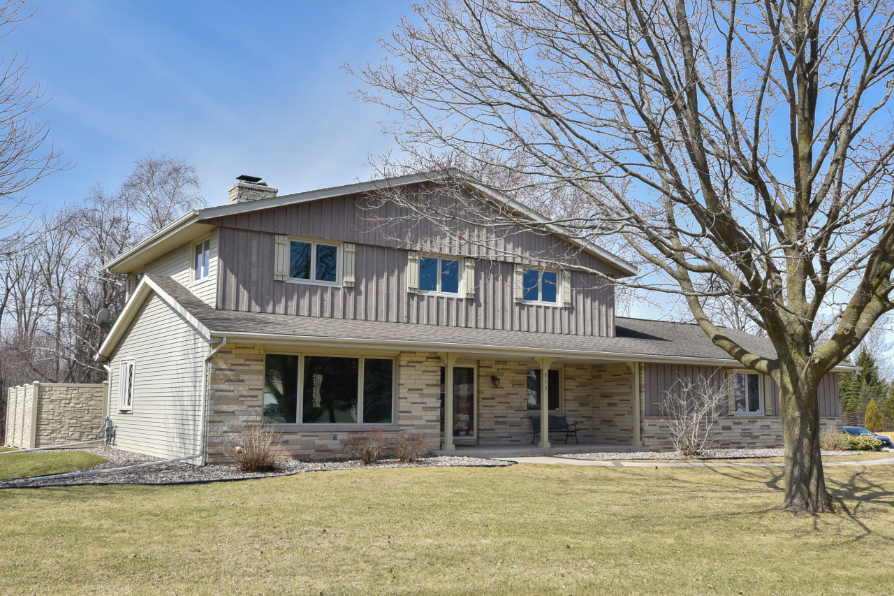 215 Michael St