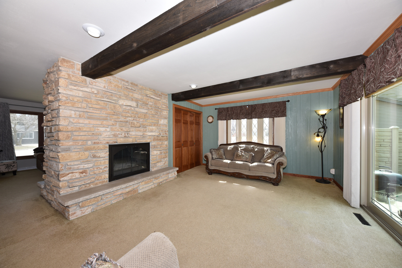 215 Michael St