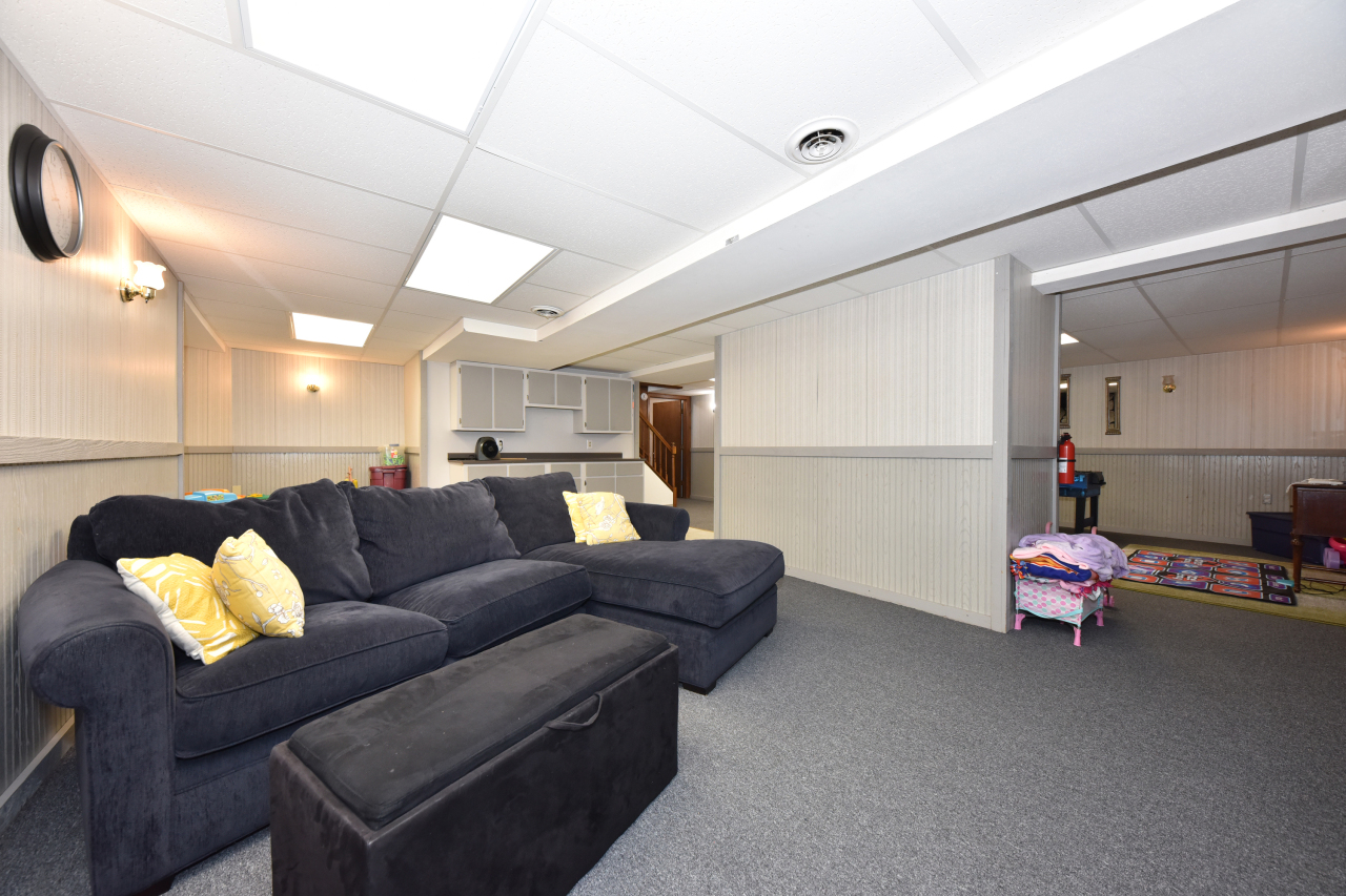 215 Michael St