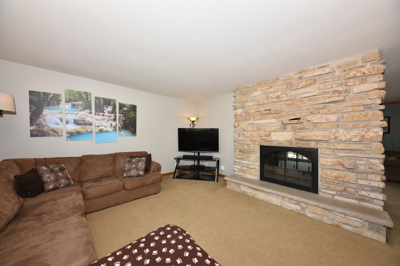 215 Michael St