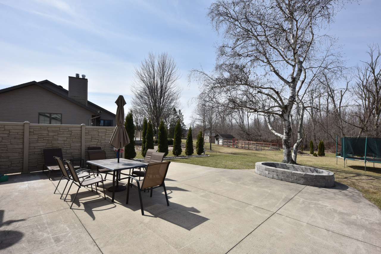 215 Michael St