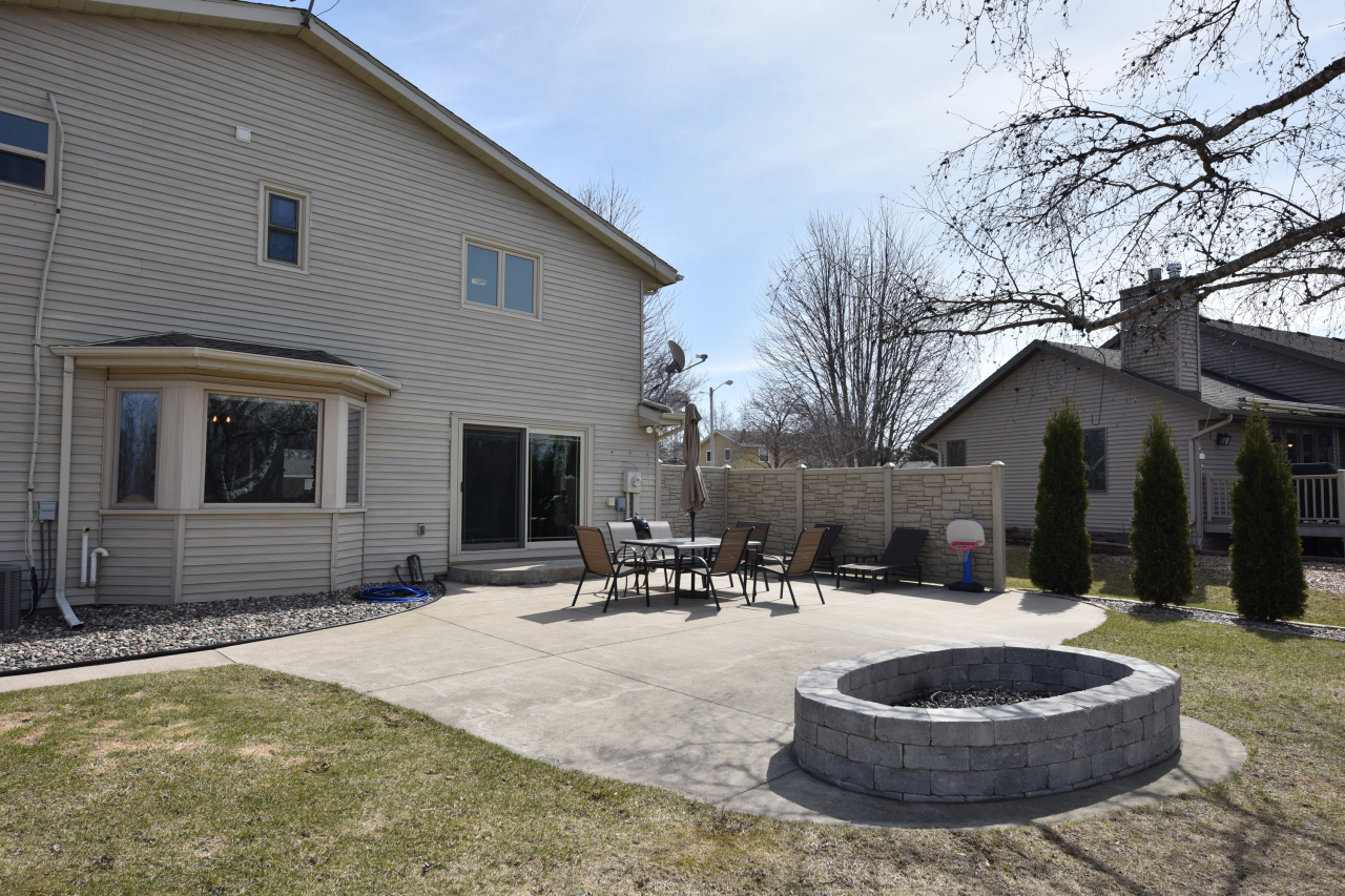 215 Michael St