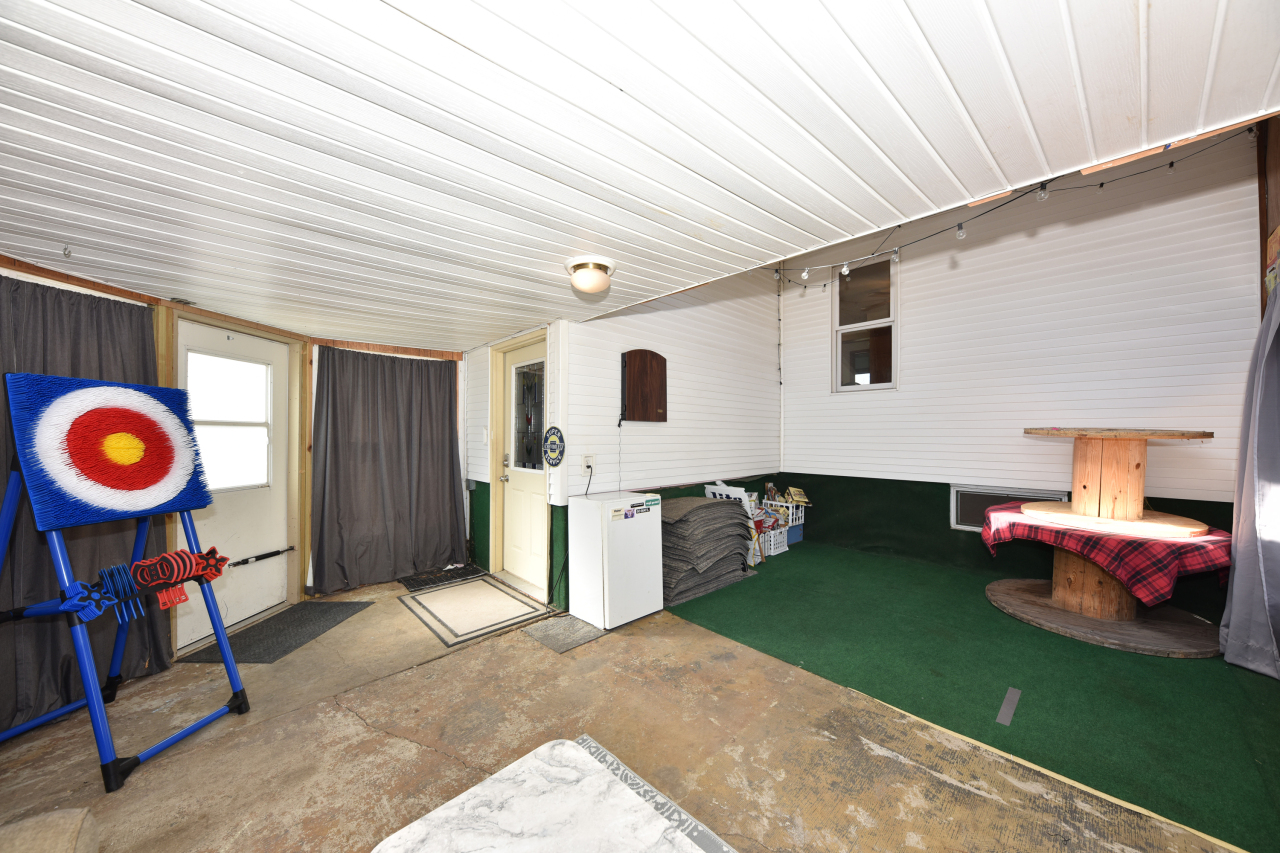604 Lynn St