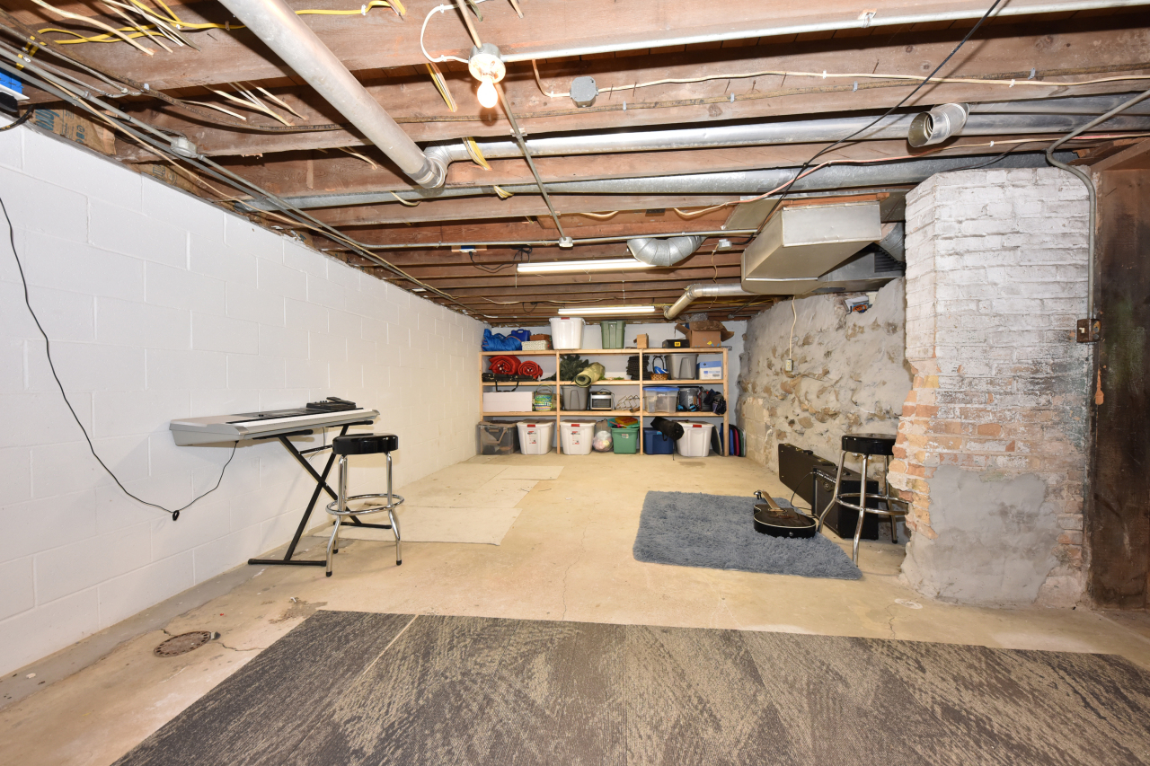 604 Lynn St