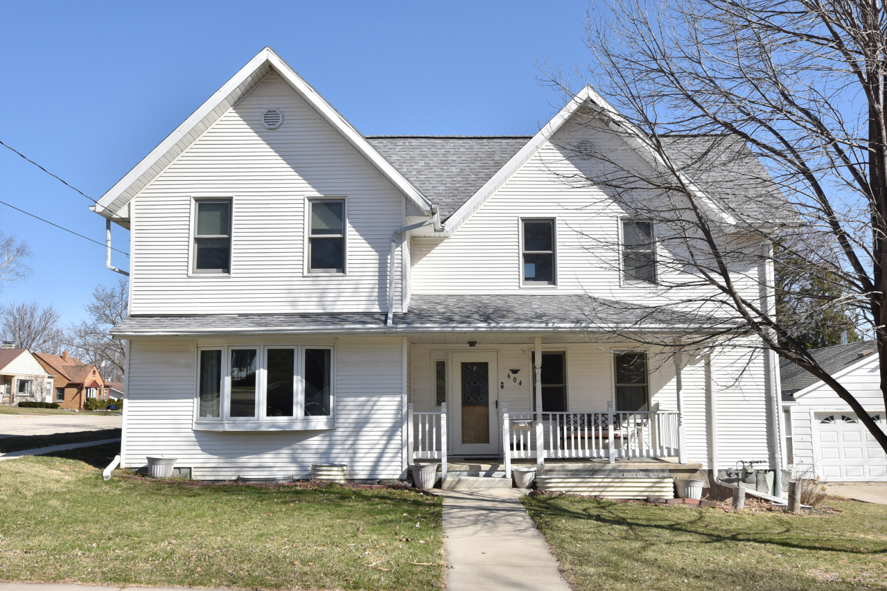 604 Lynn St