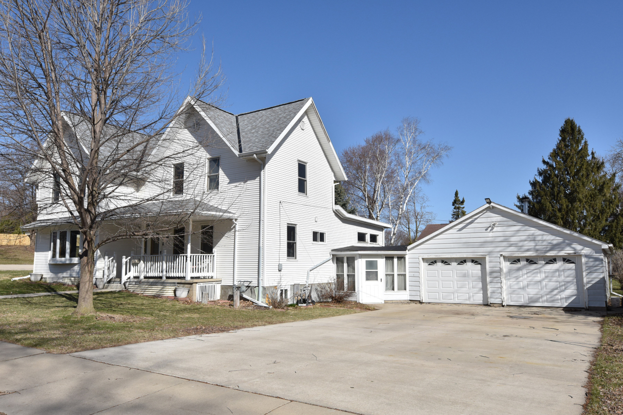 604 Lynn St