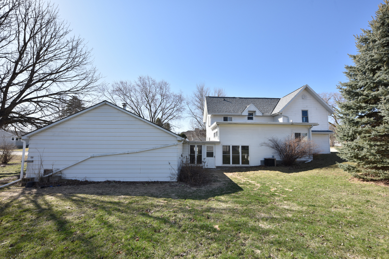604 Lynn St