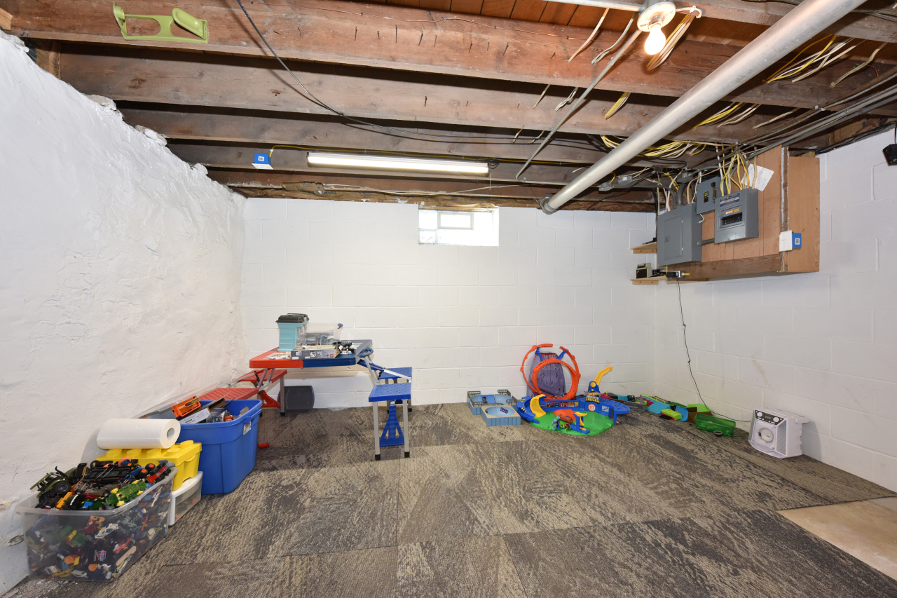 604 Lynn St