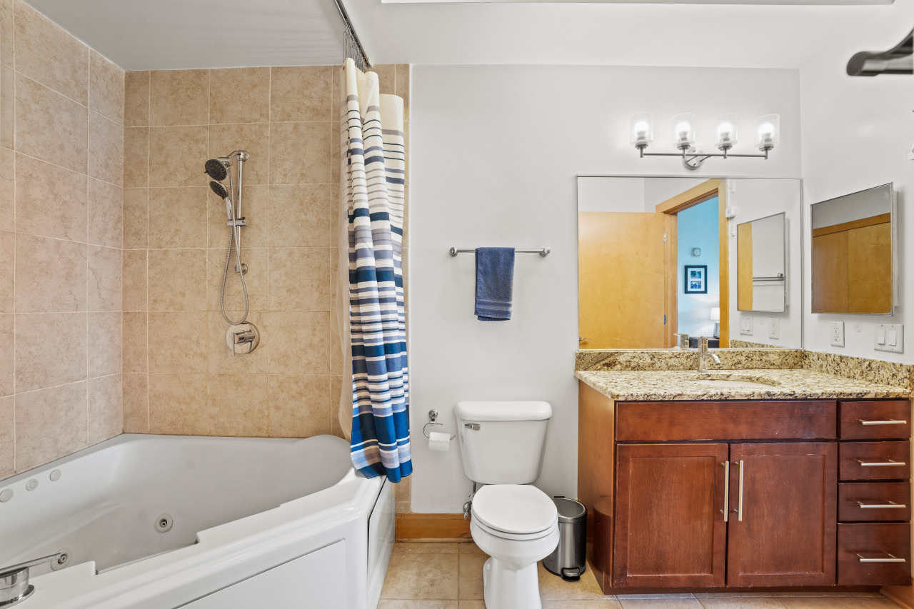 1550 E Royall Pl Unit: 1002