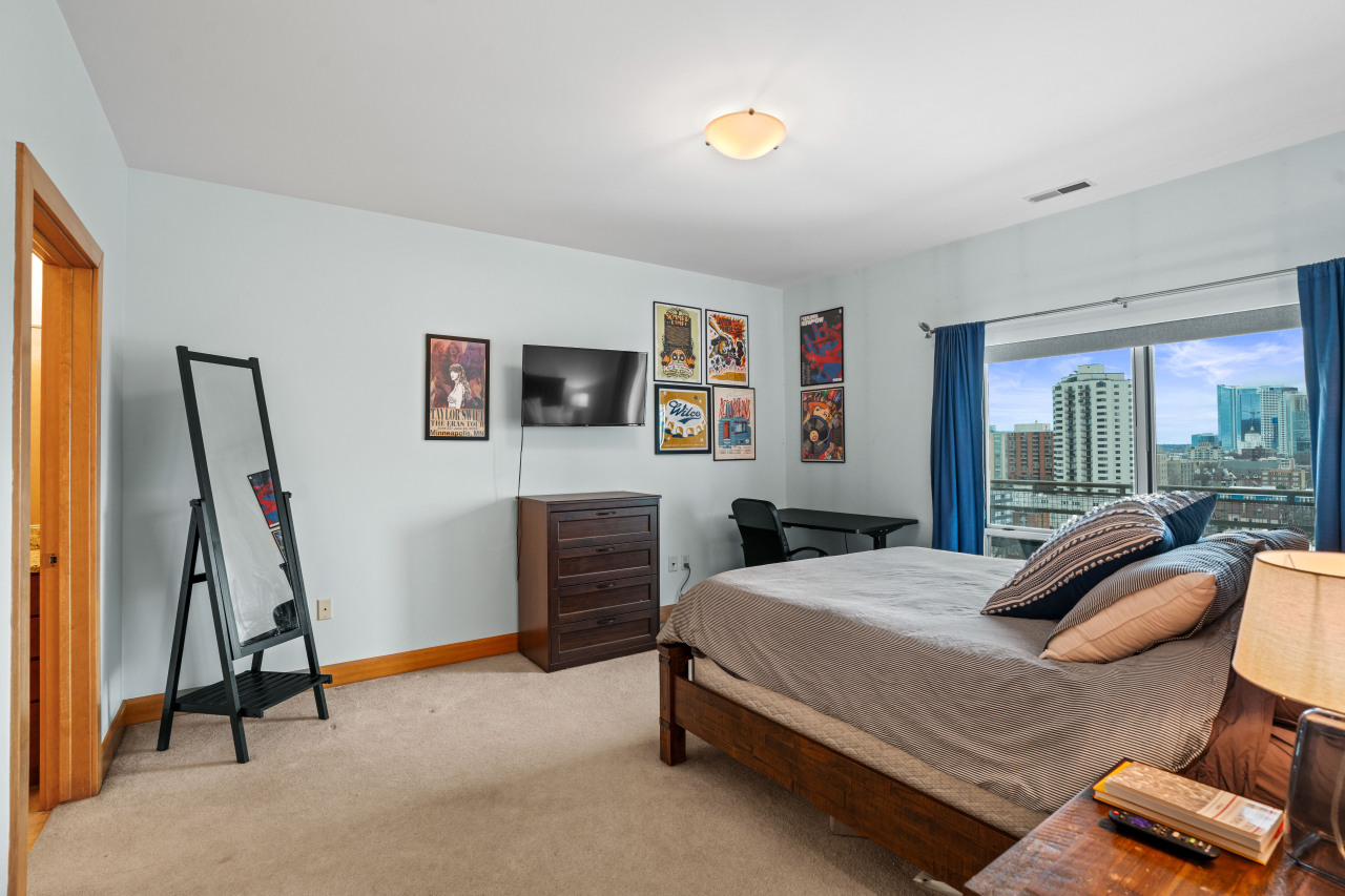 1550 E Royall Pl Unit: 1002