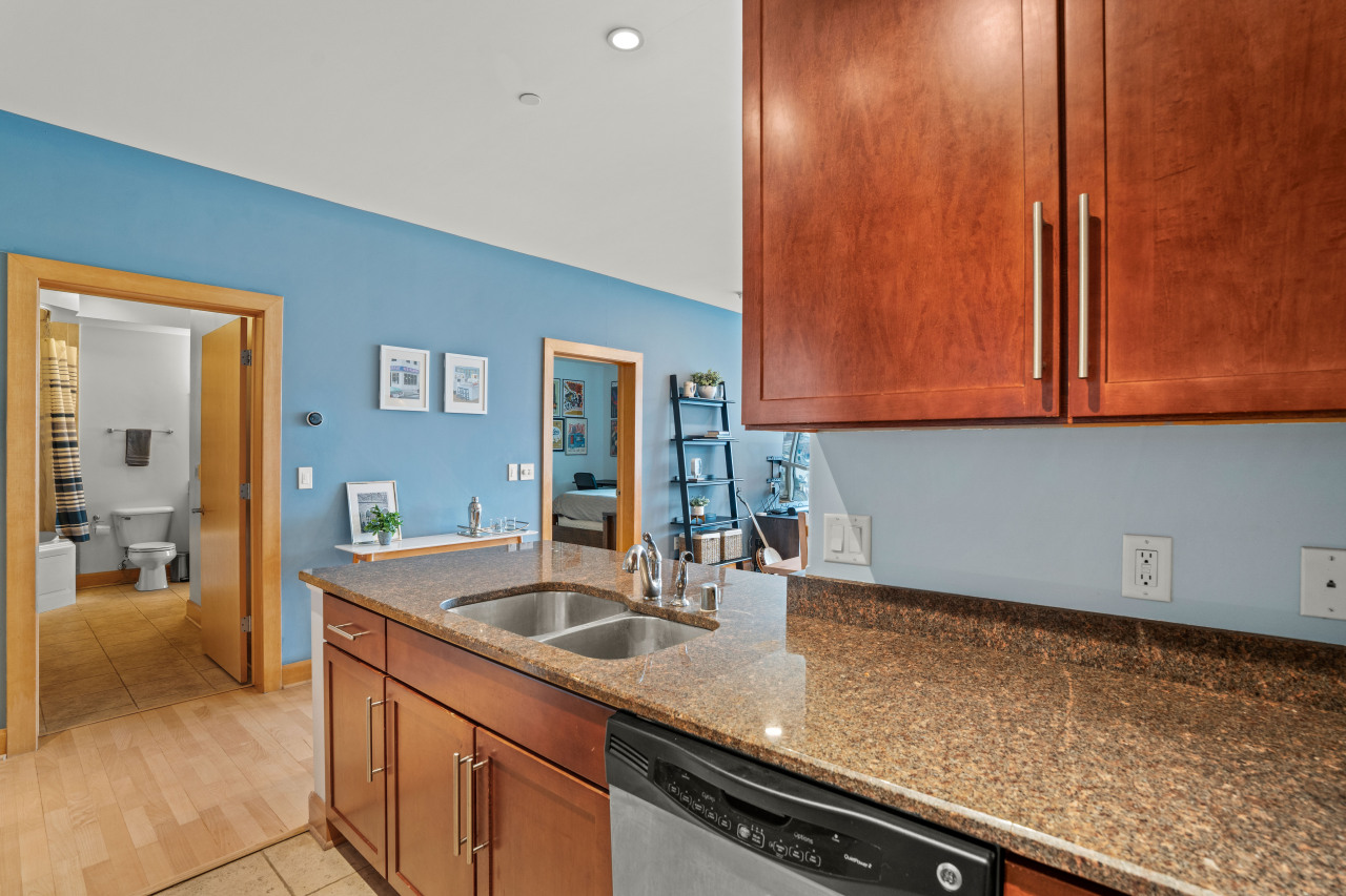 1550 E Royall Pl Unit: 1002
