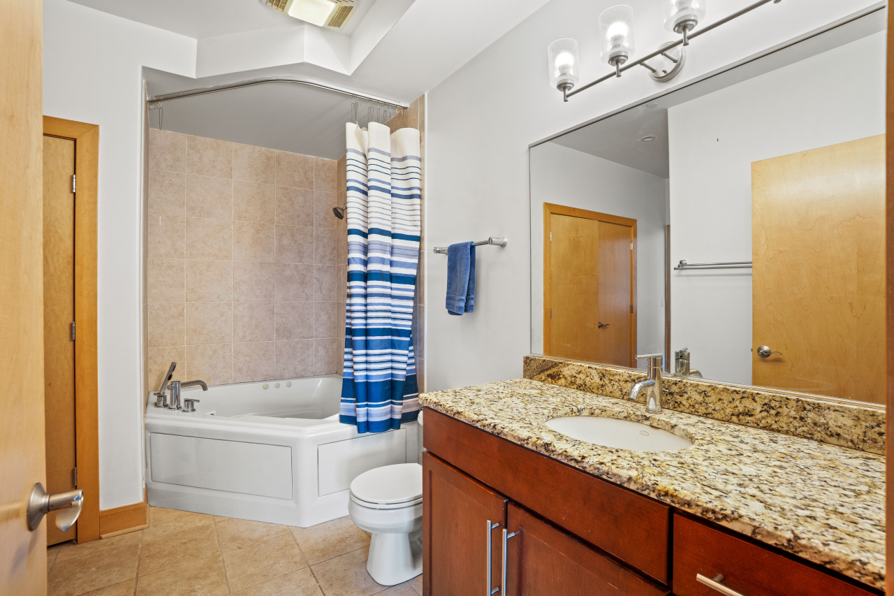 1550 E Royall Pl Unit: 1002
