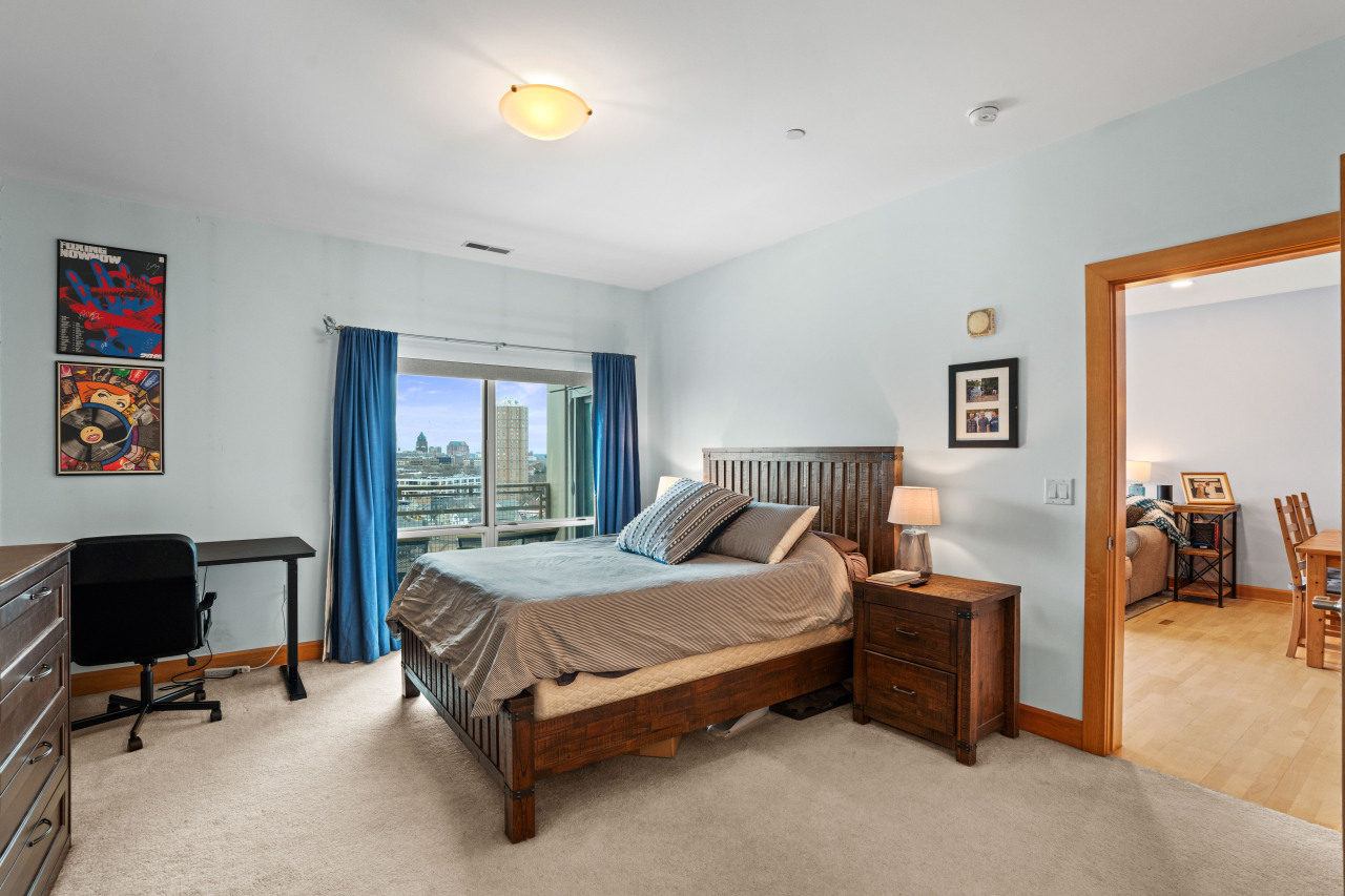 1550 E Royall Pl Unit: 1002