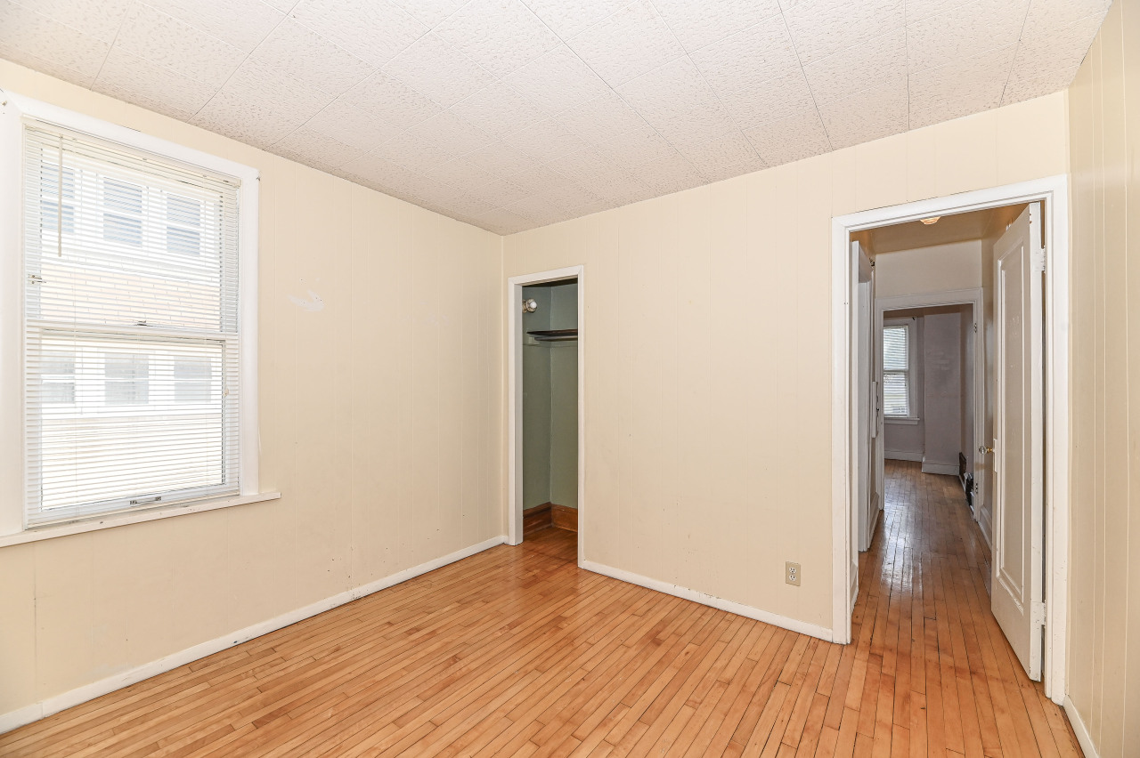 3148 N Weil St