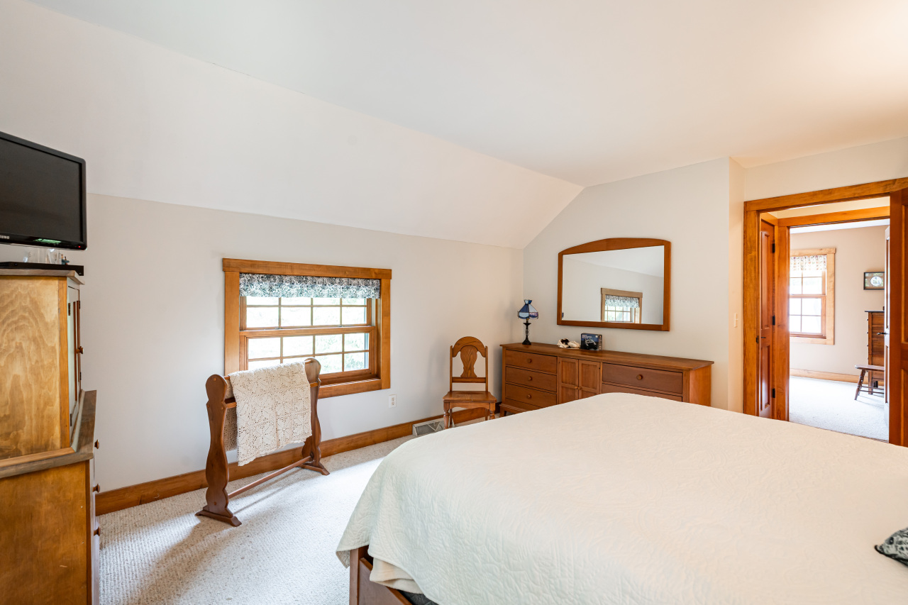 724 N Green Bay Rd