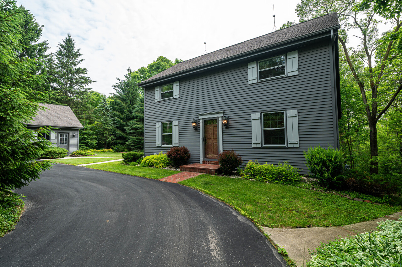 724 N Green Bay Rd