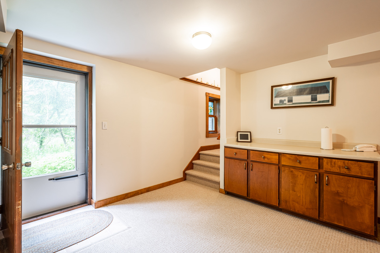 724 N Green Bay Rd