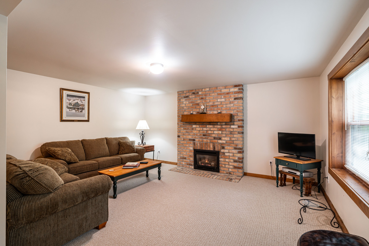 724 N Green Bay Rd
