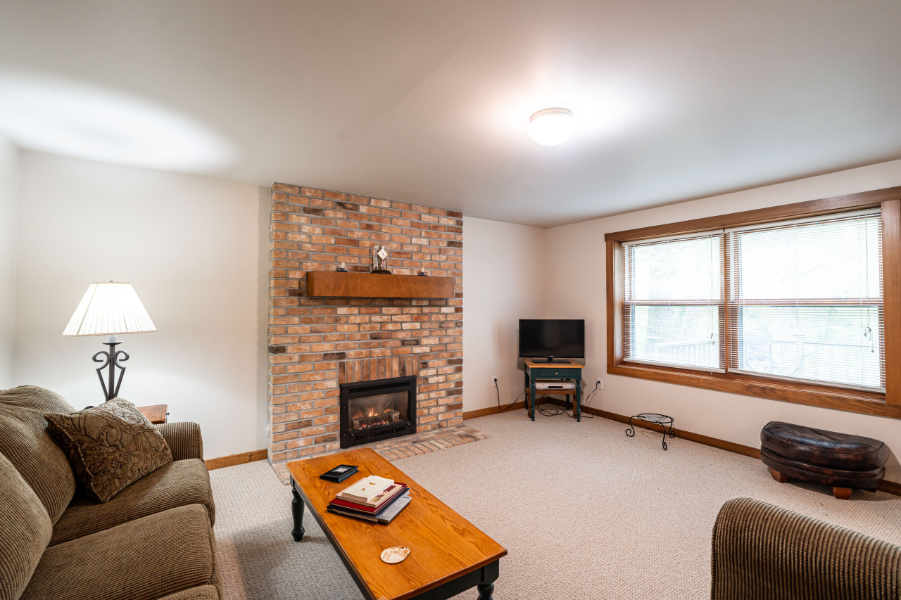 724 N Green Bay Rd