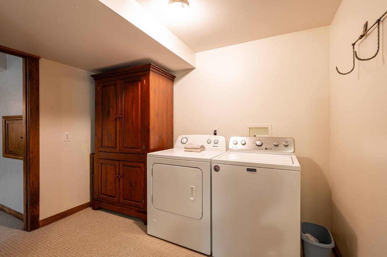724 N Green Bay Rd