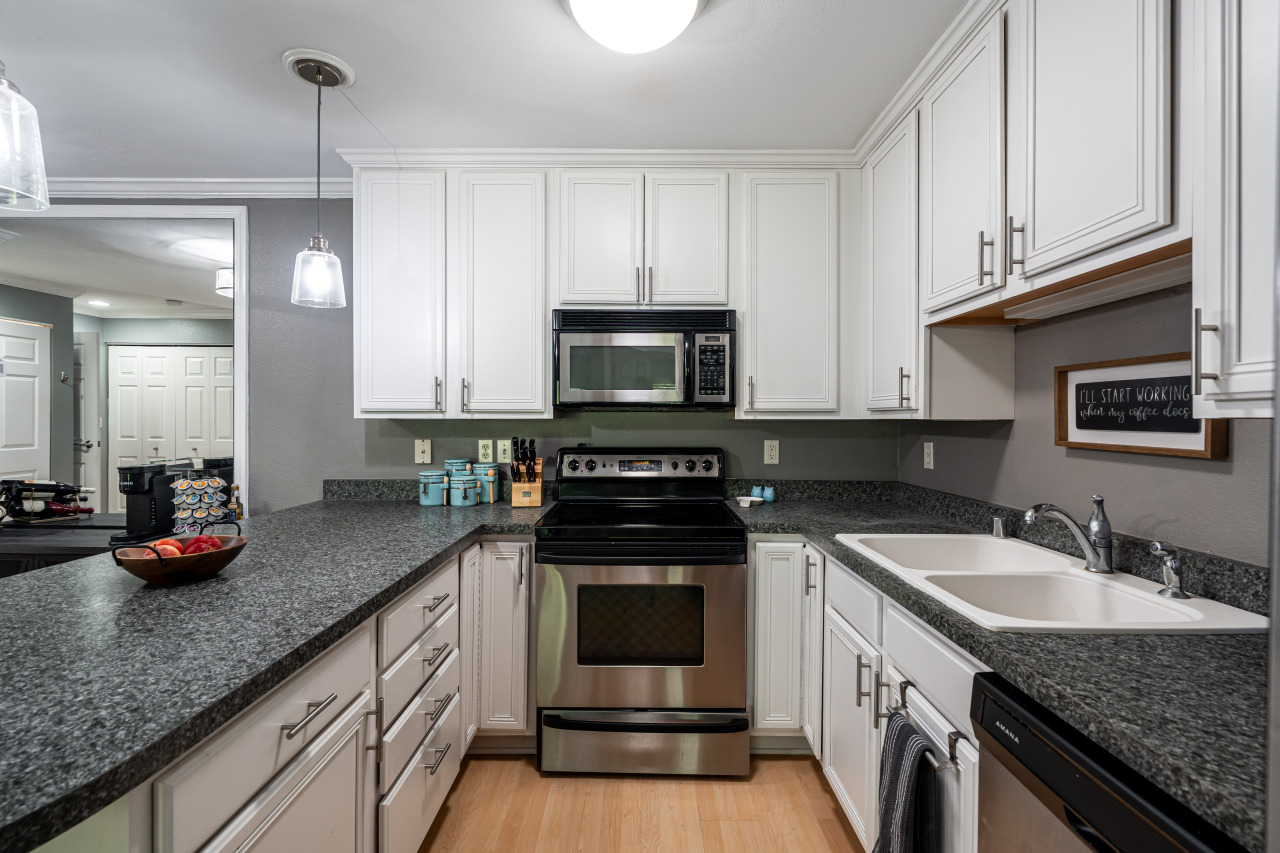 1108 N Milwaukee St Unit: 317