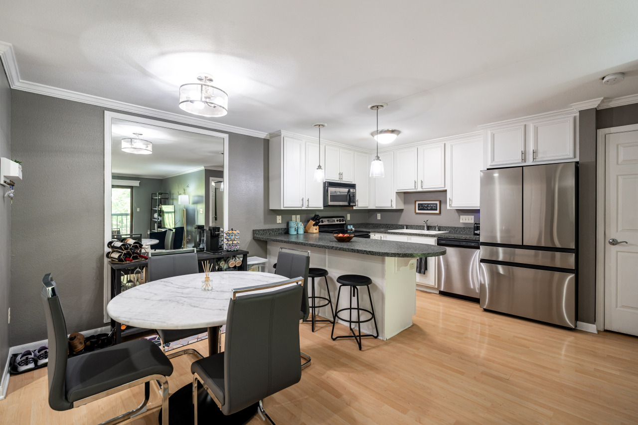 1108 N Milwaukee St Unit: 317