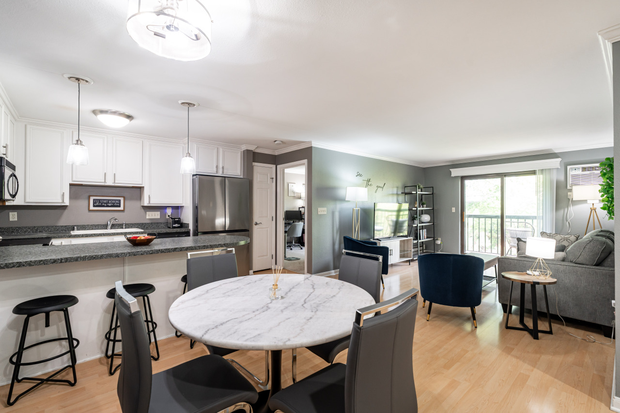 1108 N Milwaukee St Unit: 317