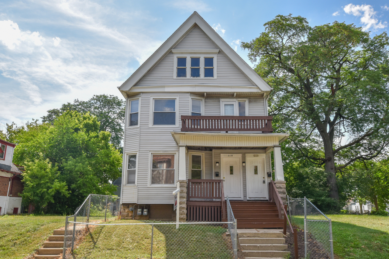 2135 N 44th St Unit: 2137