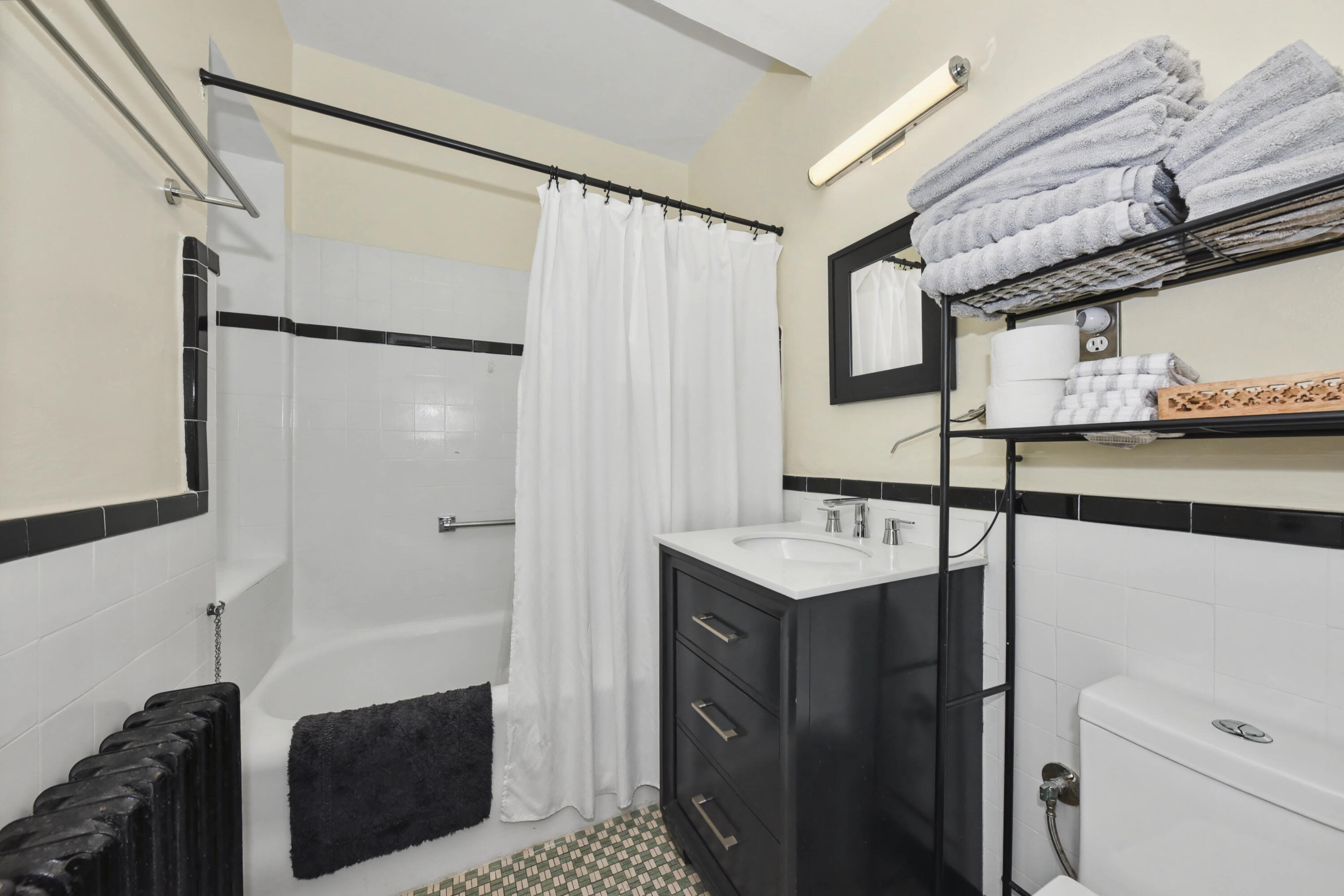 1028 E Juneau Ave Unit: 430