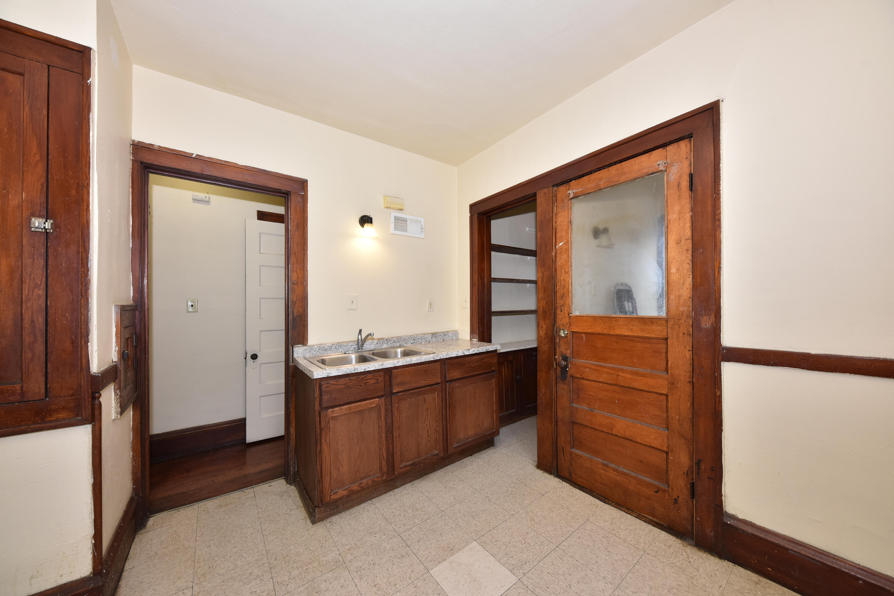 2338 N 45th St Unit: 2340