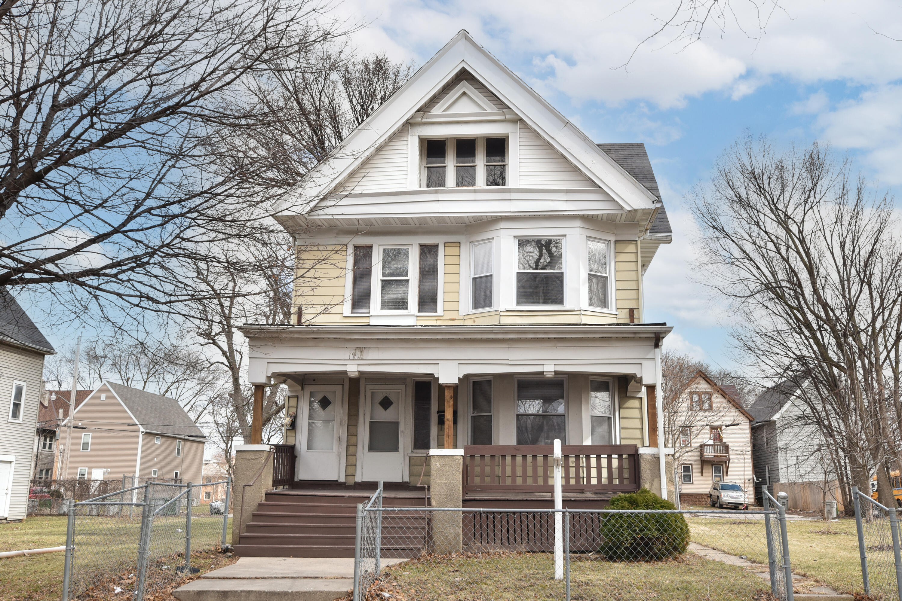 2328 N 45th St Unit: 2330