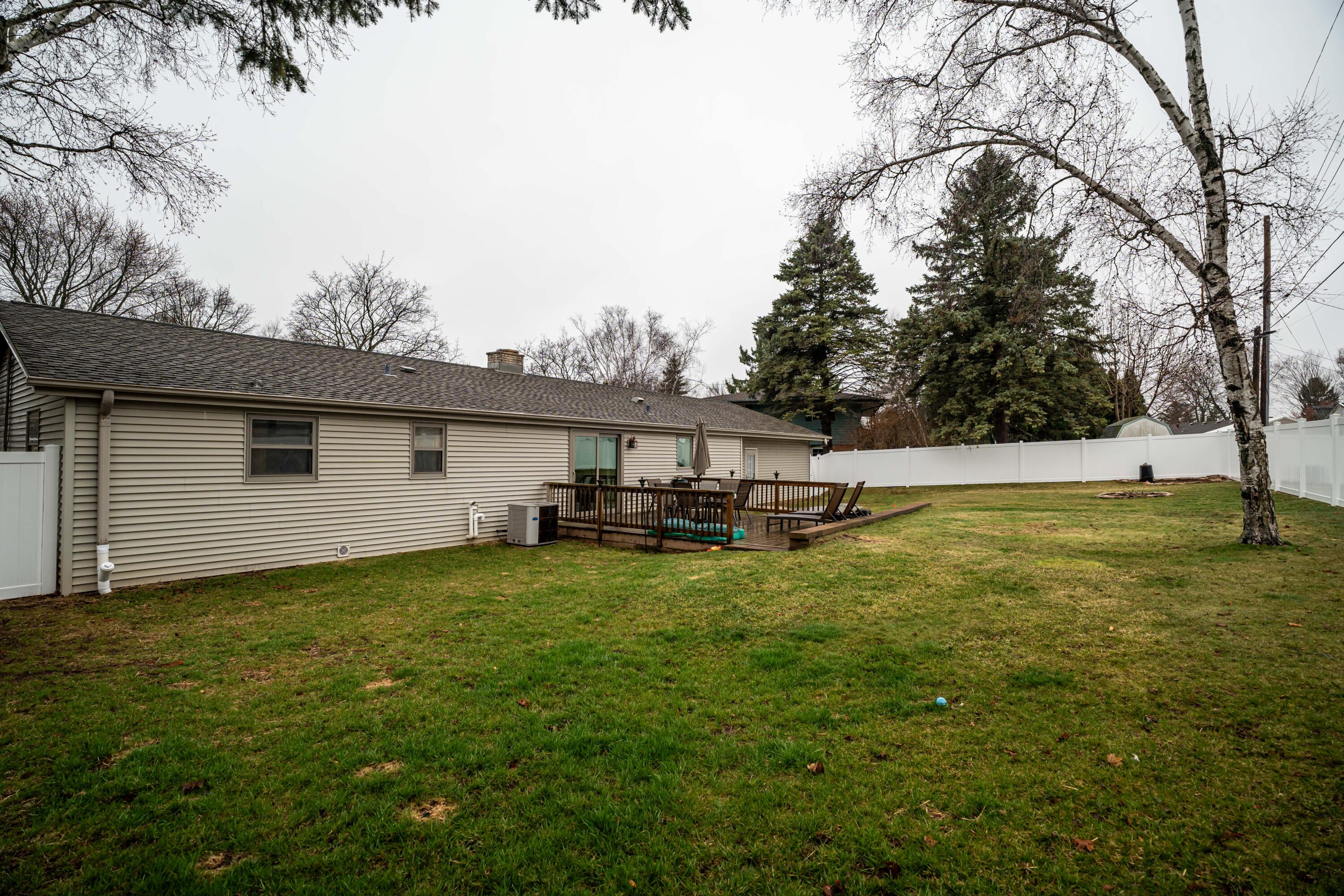 955 W Whitefish Rd