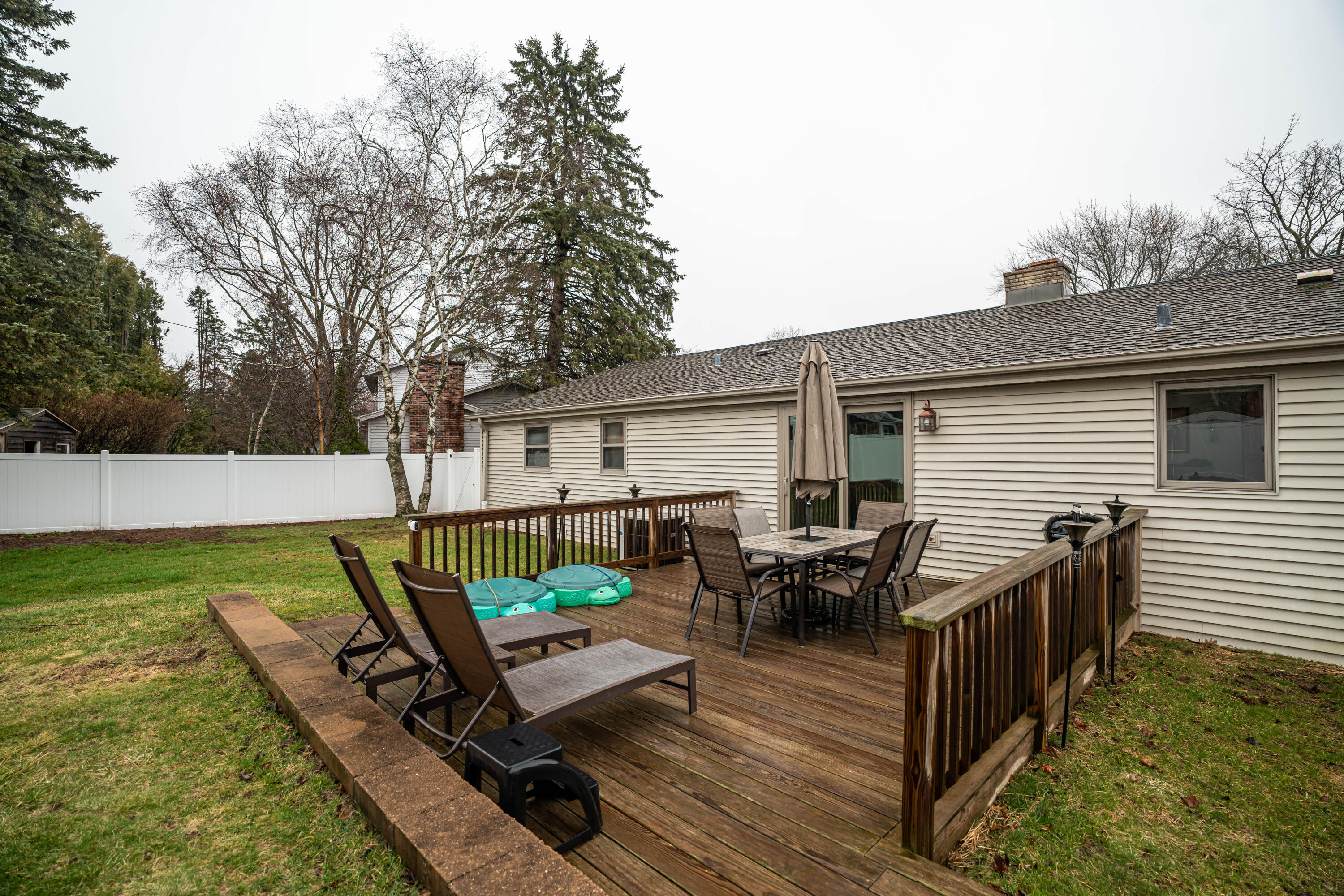 955 W Whitefish Rd