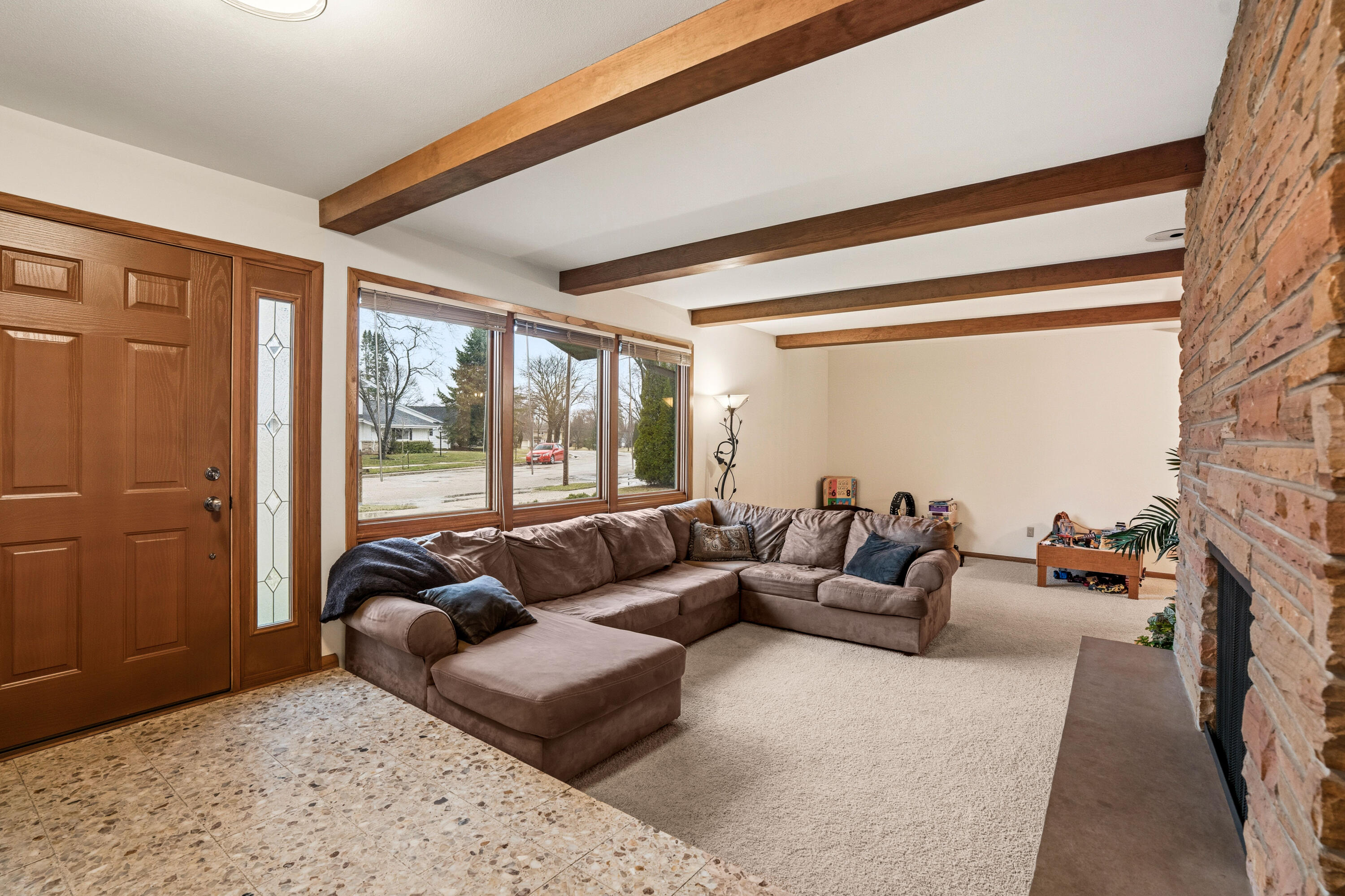 955 W Whitefish Rd