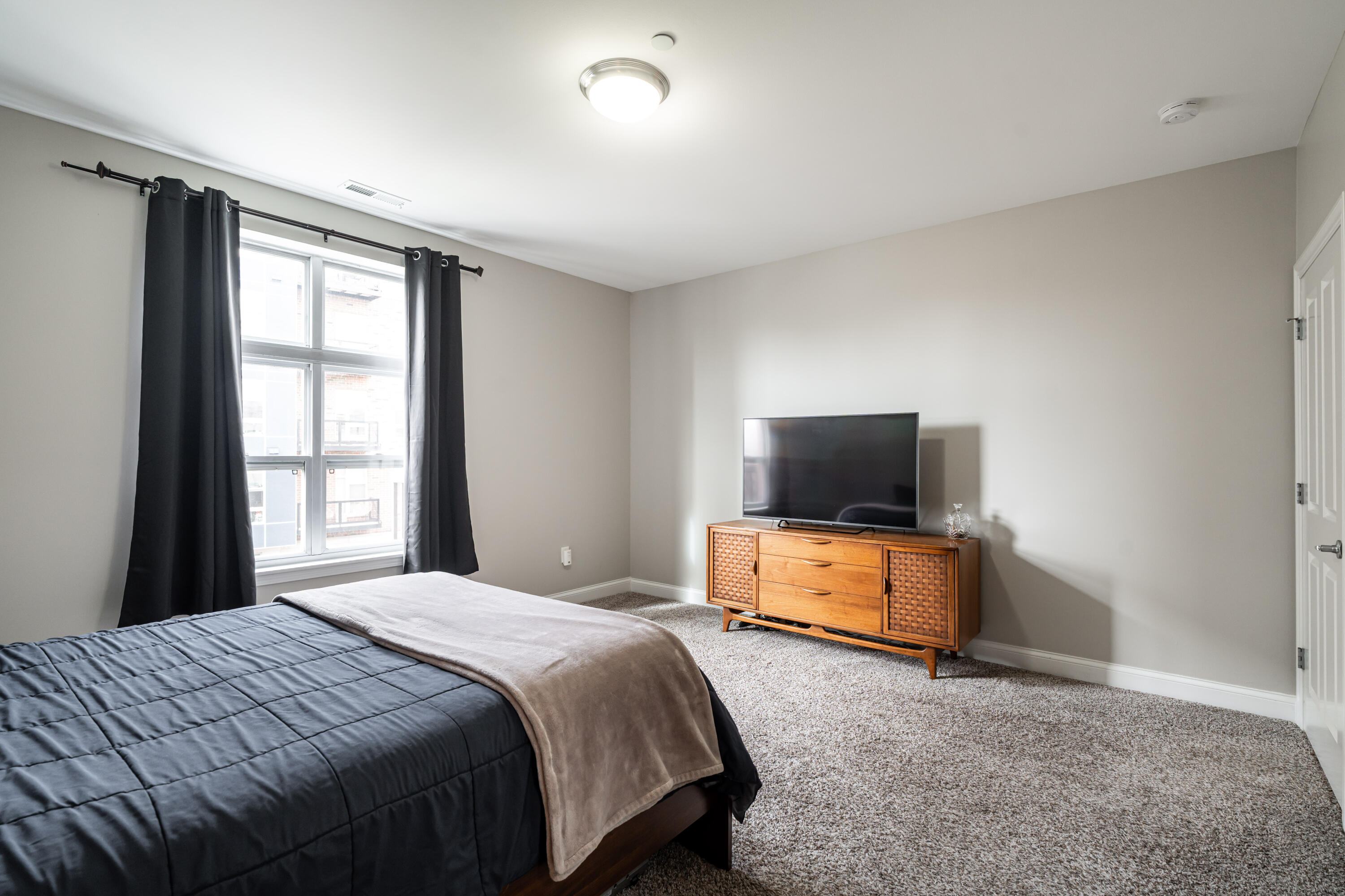 1915 N Water St Unit: 409