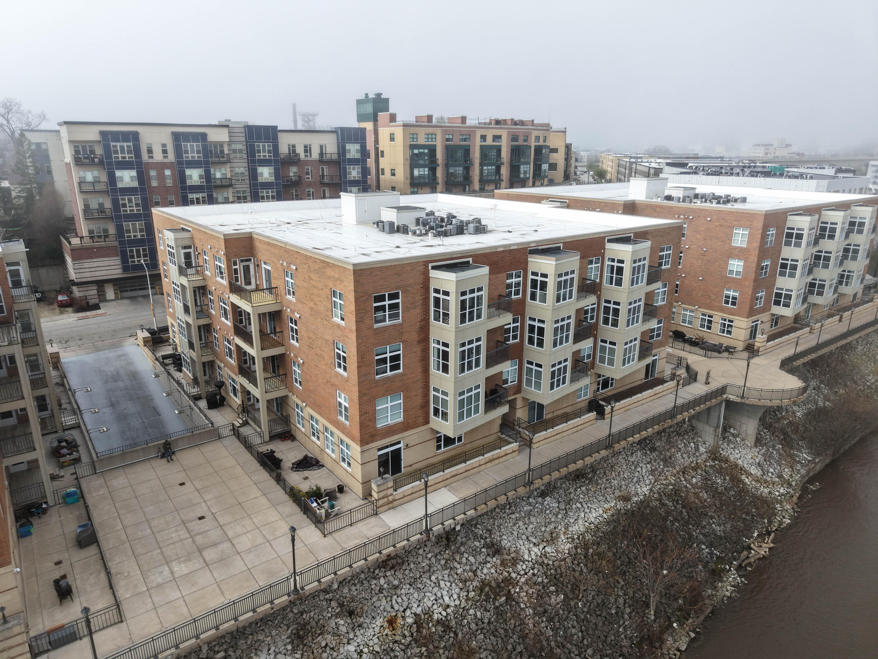 1915 N Water St Unit: 409