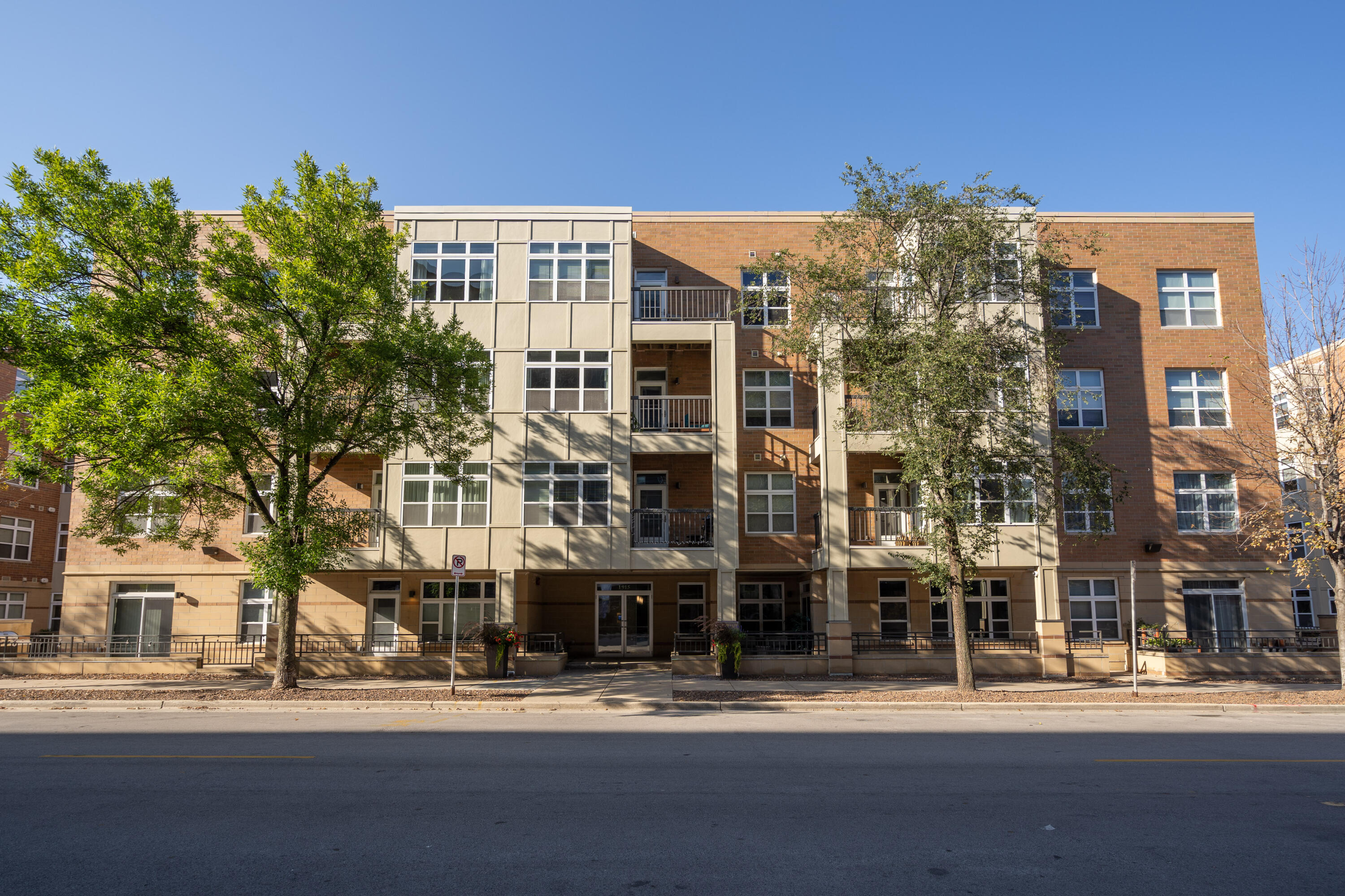 1915 N Water St Unit: 409